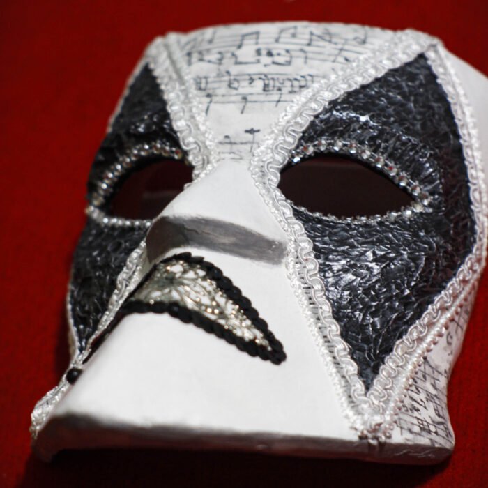 Black Metal Kiss - Image 3